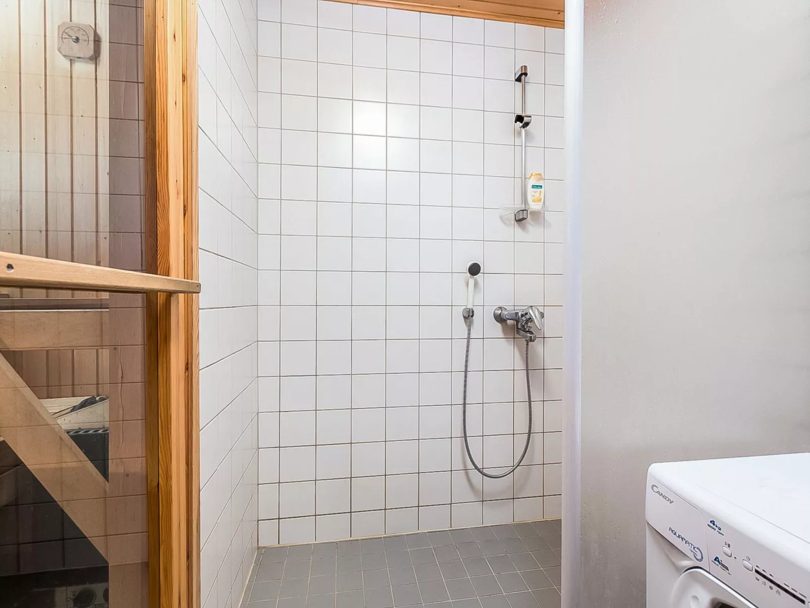 Karhunkaato as. c-Dedans