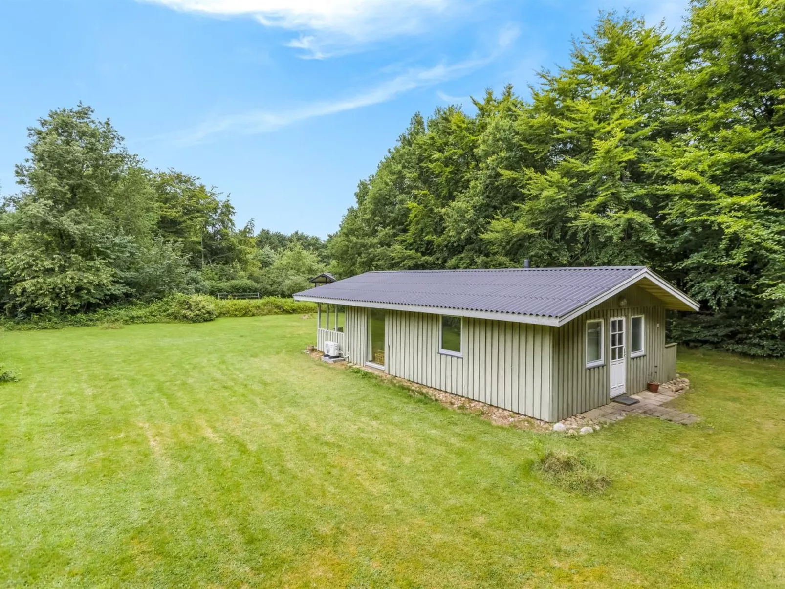 "Göran" - 30km from the sea-Dehors