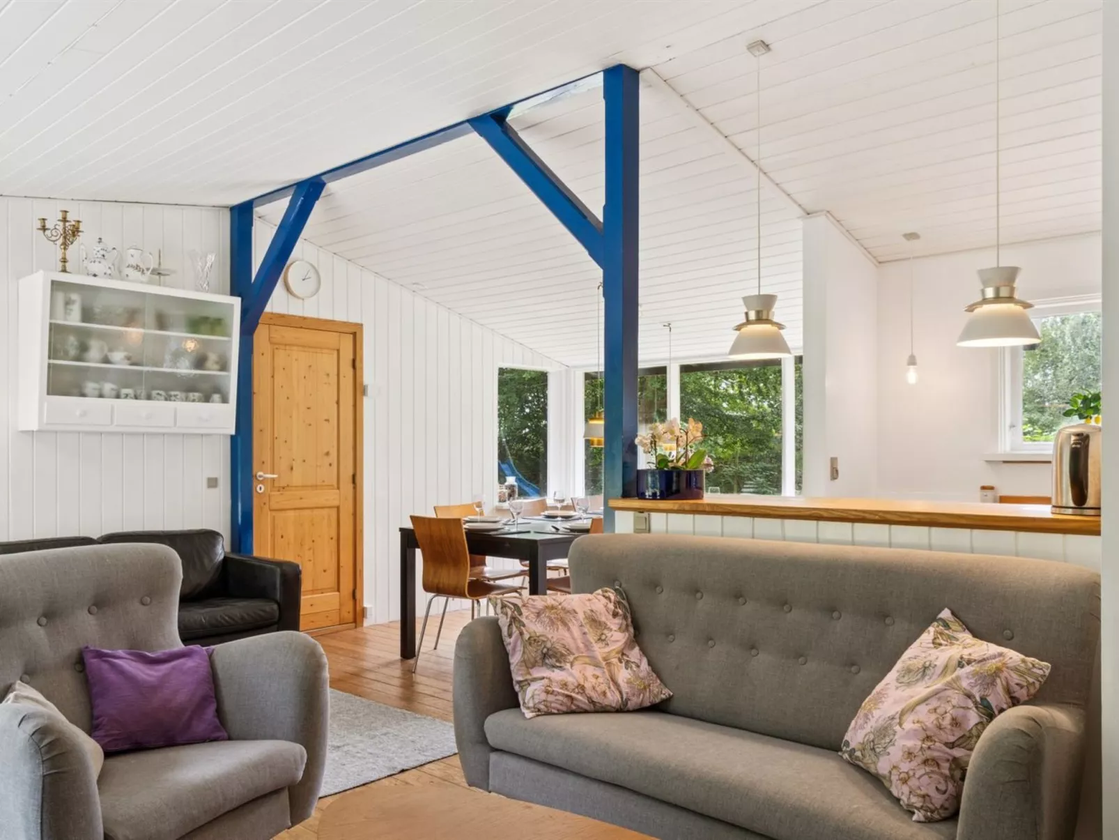 "Farman" - 200m from the sea-Drinnen