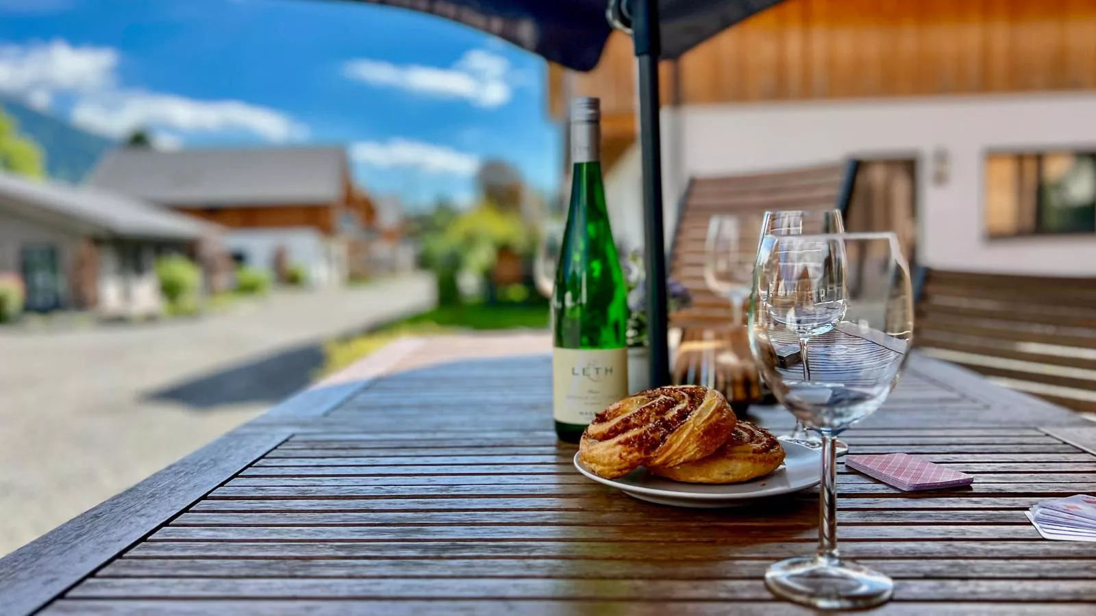 Rattendorf 1A-Terrasse / balcon