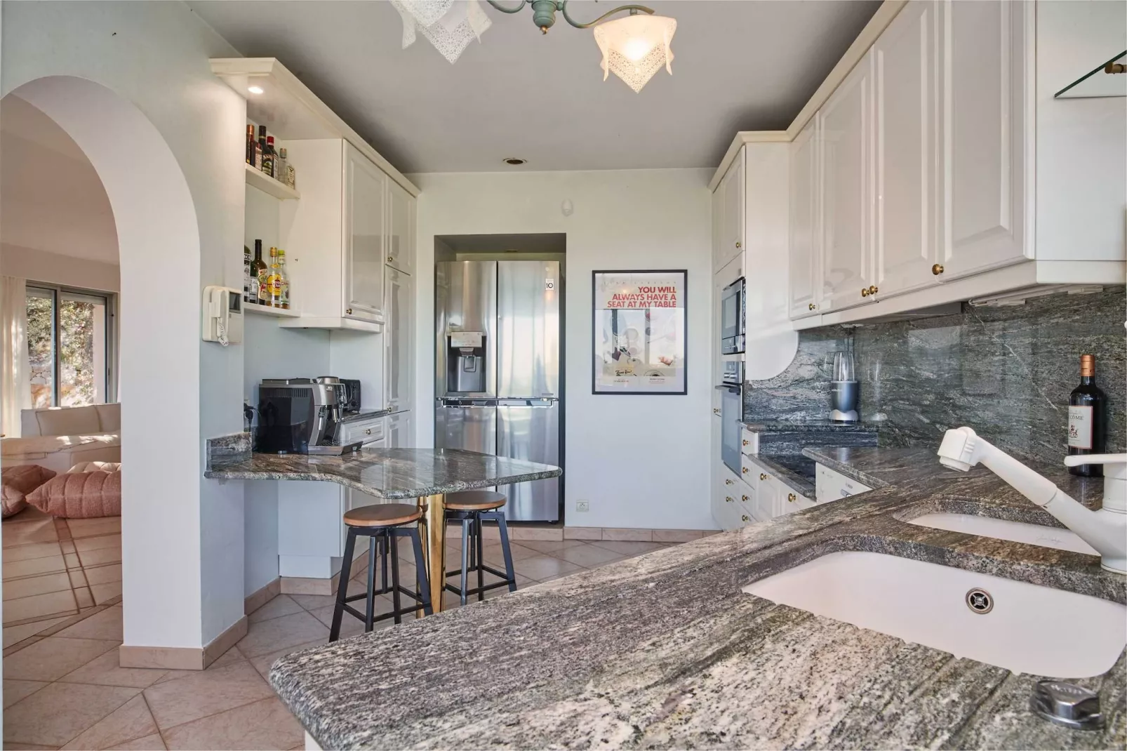 AP-652-PERTUADES-Untagged