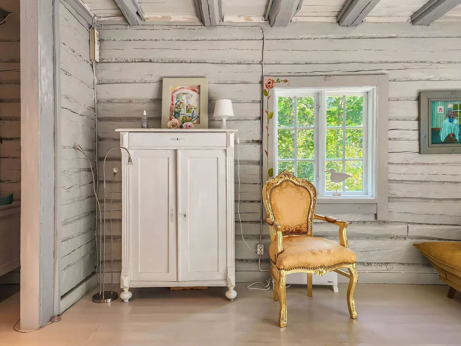 Den lilla röda stugan-Drinnen