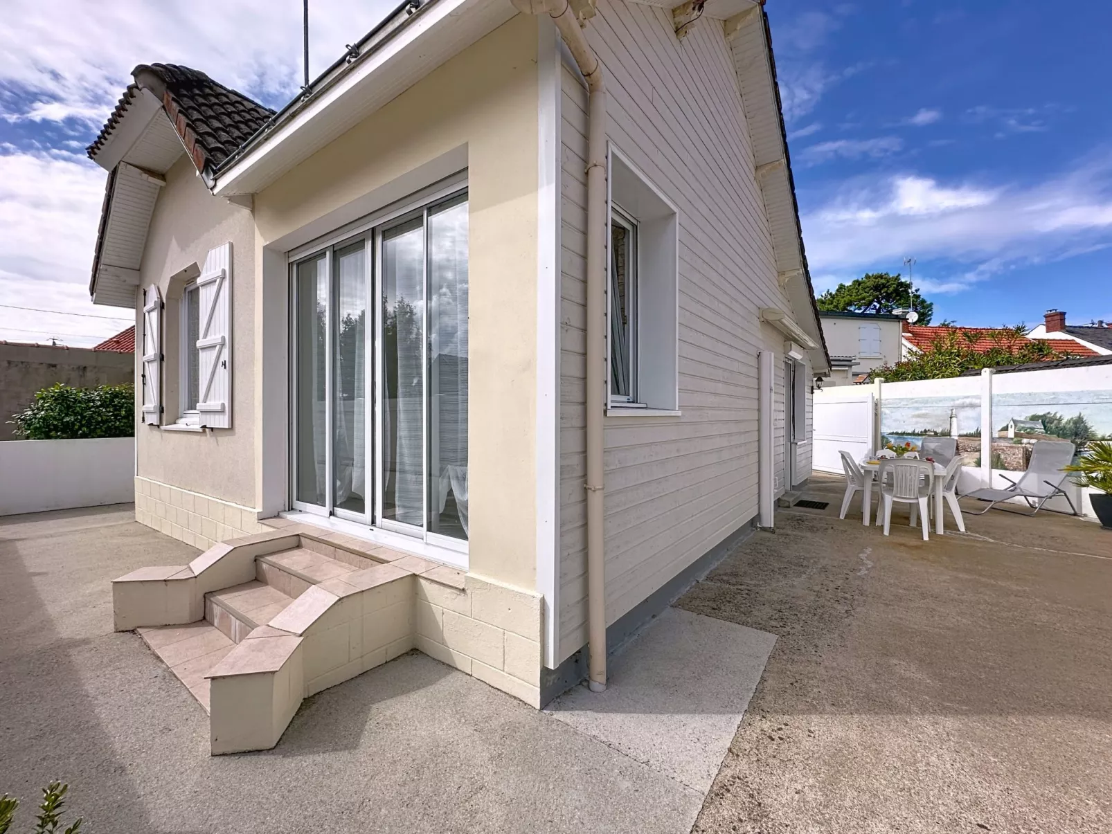 Les Coquillages-Outside