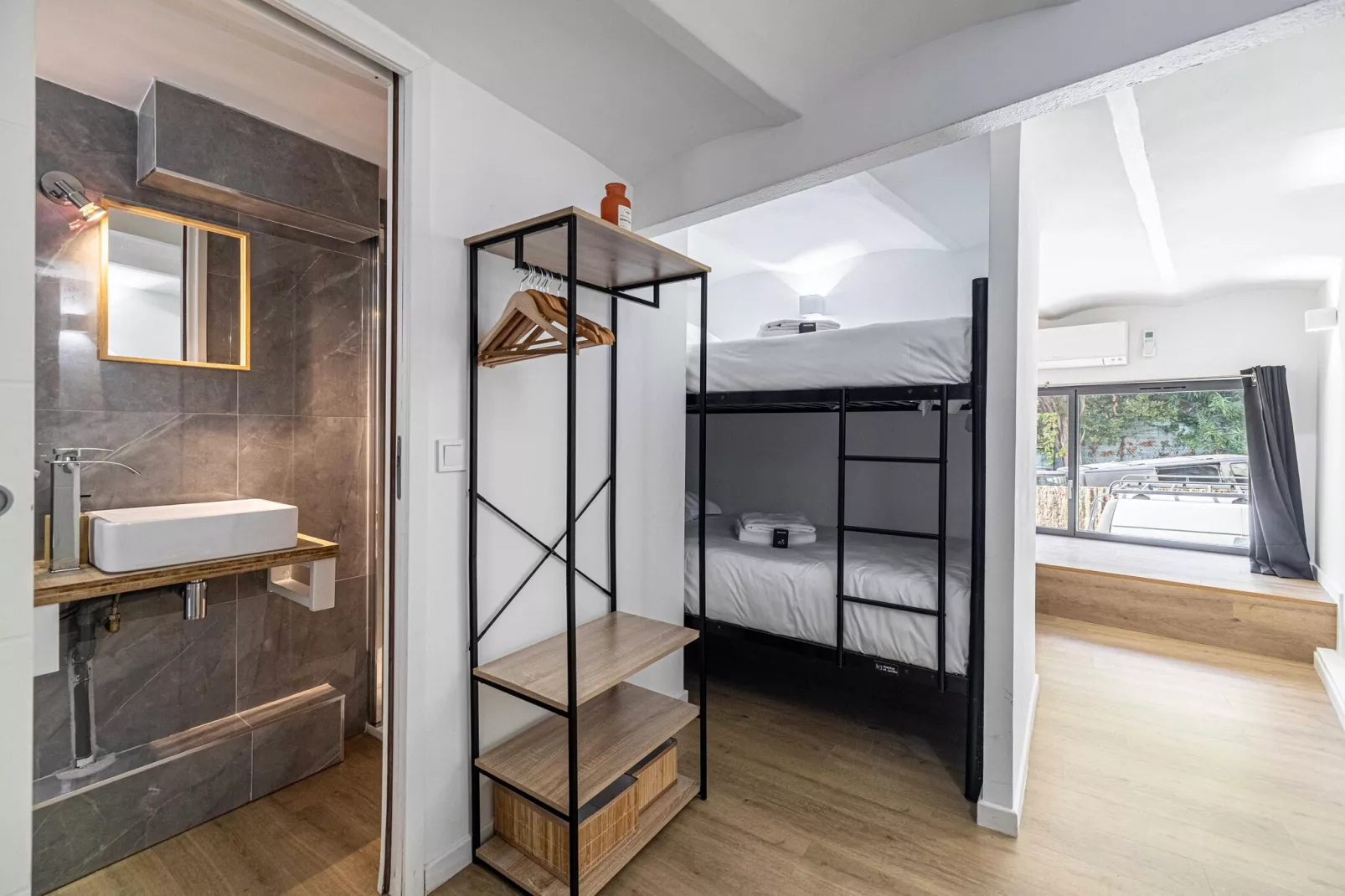 AP-8-GRAGLIA-D-Untagged