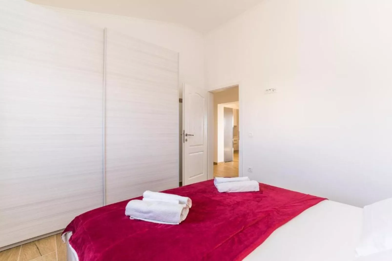 Two Bedroom Apartment With Private Pool-Chambre