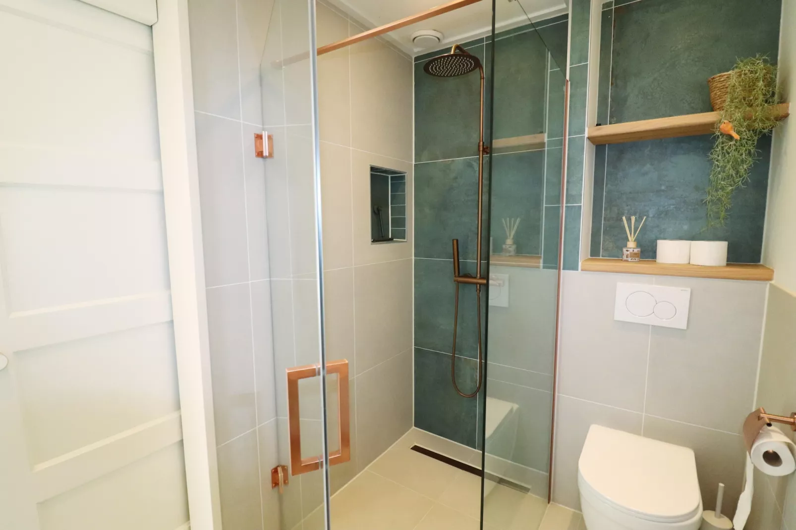 By Mosk 2-Badezimmer