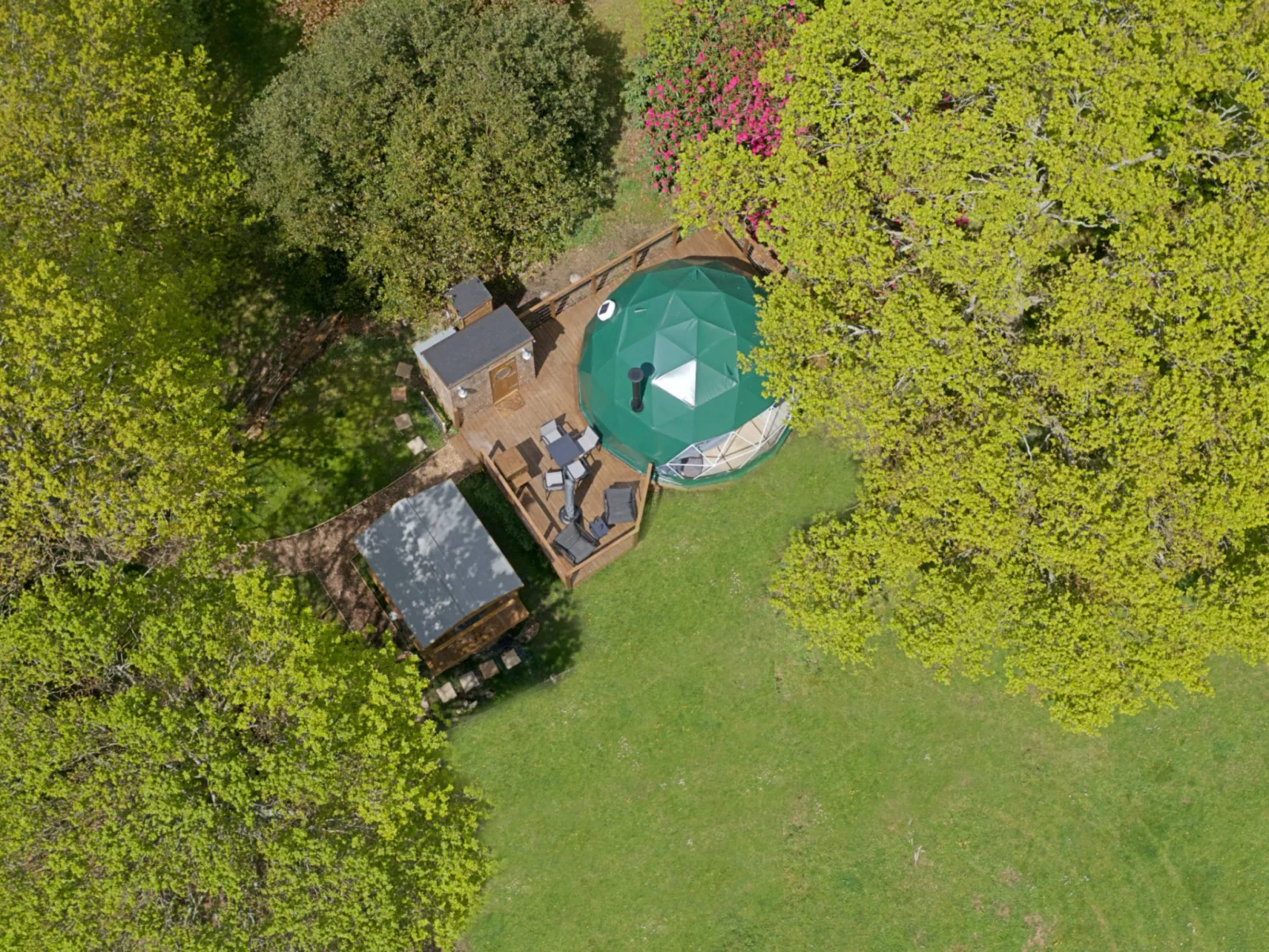 Knole Luxury Dome-Draußen