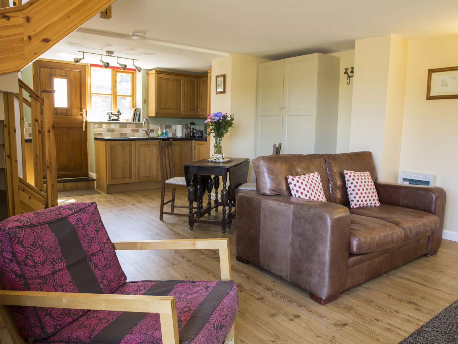 Woodpecker Cottage-Inside