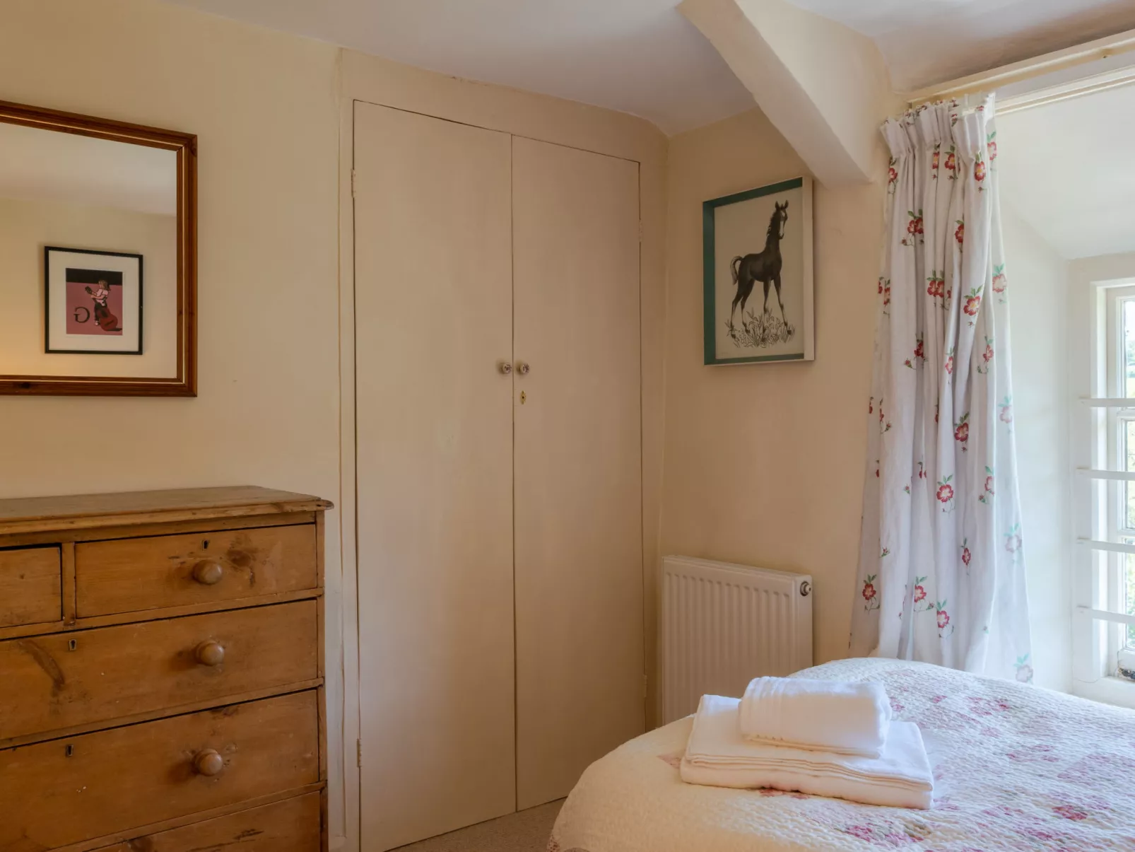 Valley Cottage-Dedans