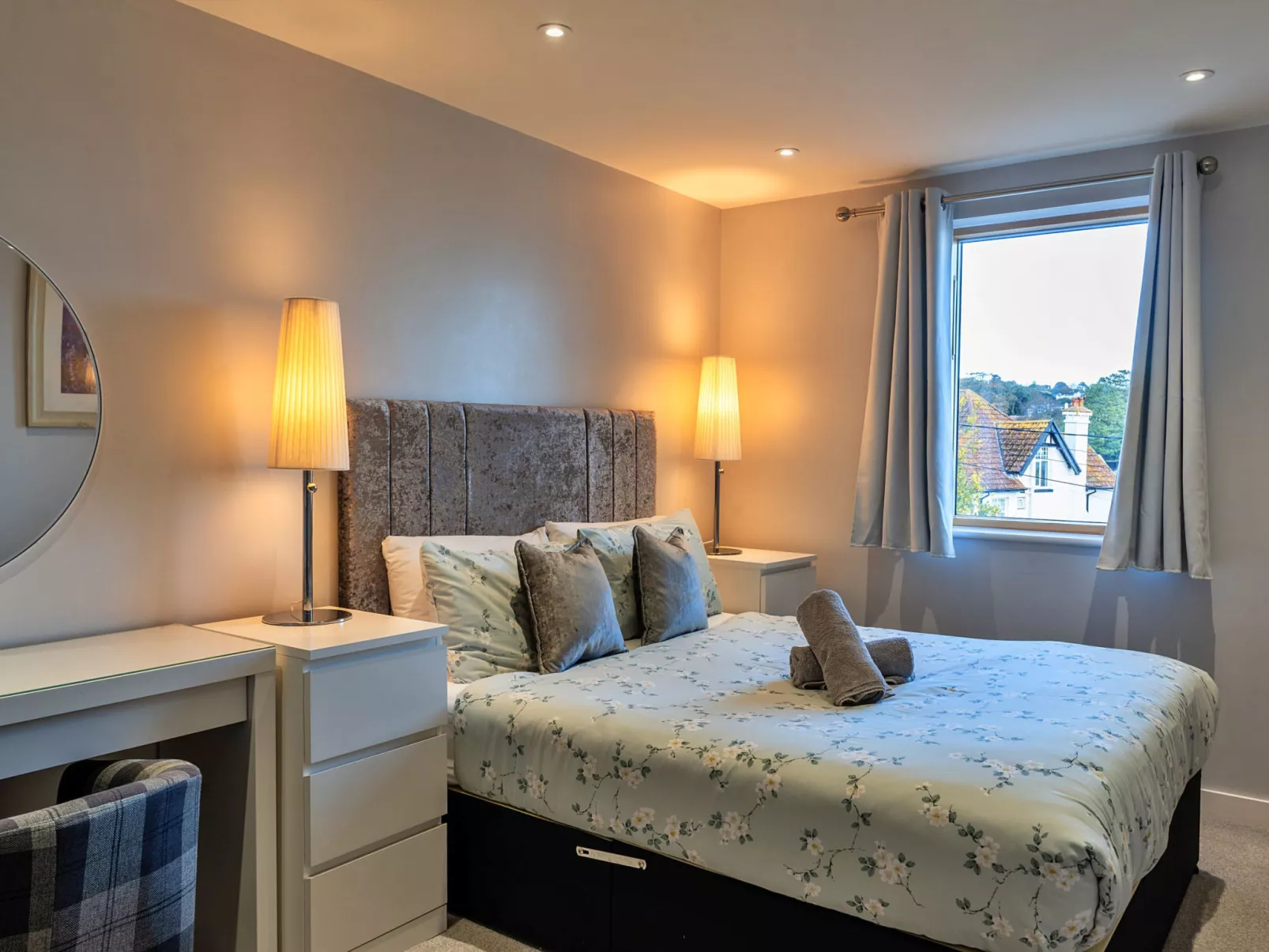 Number 10, Montpellier Apartments-Inside