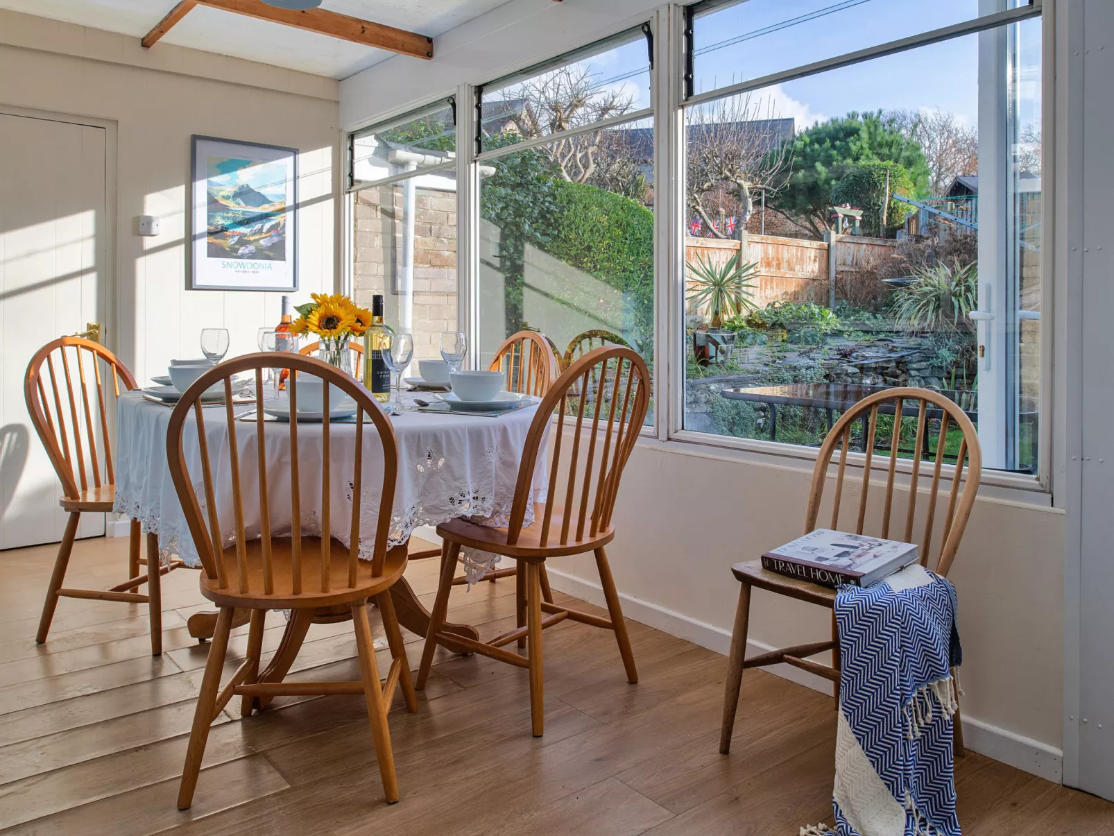 37 Bro Enddwyn-Dedans