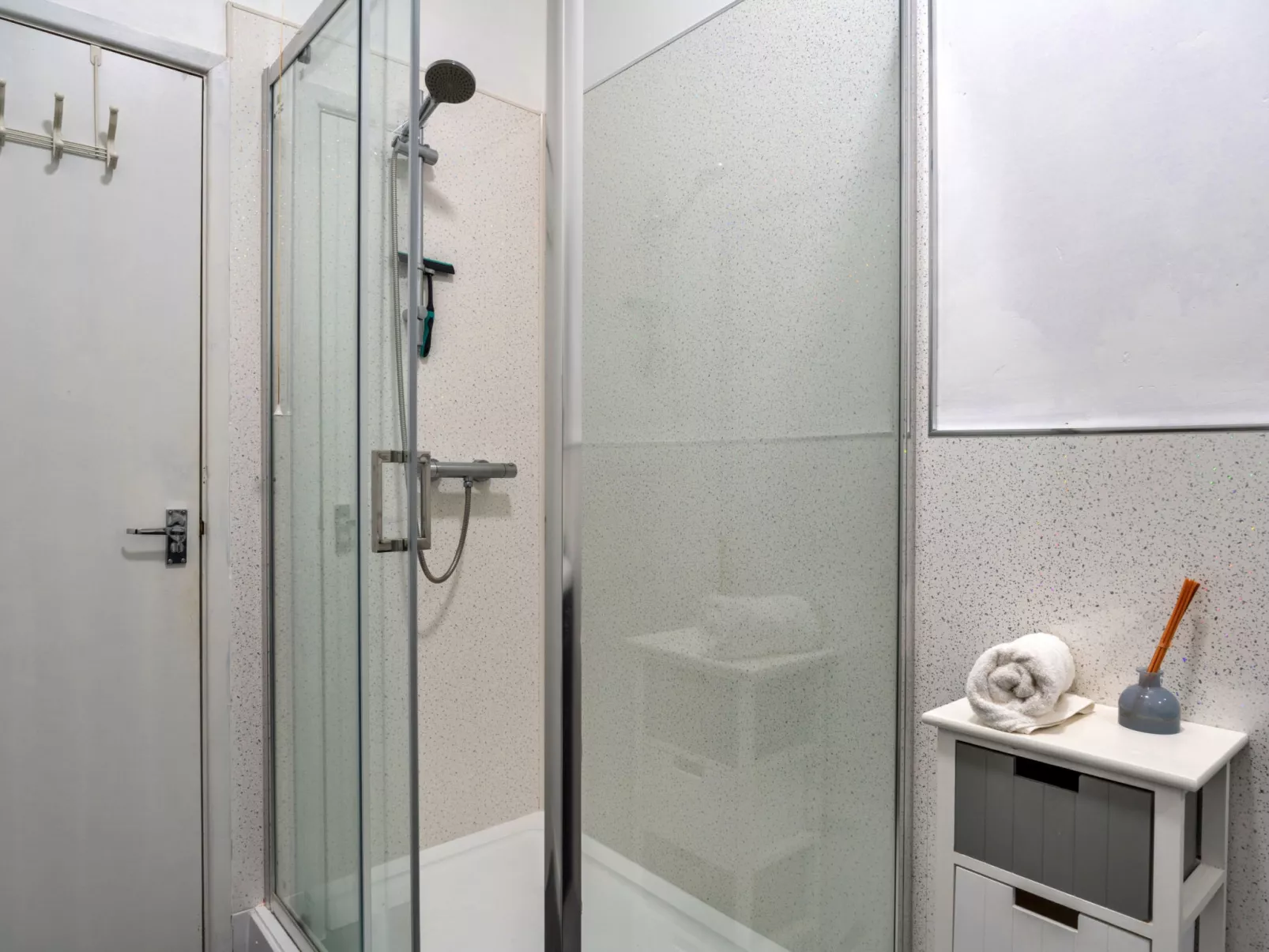 No. 6 Porthgwidden-Inside