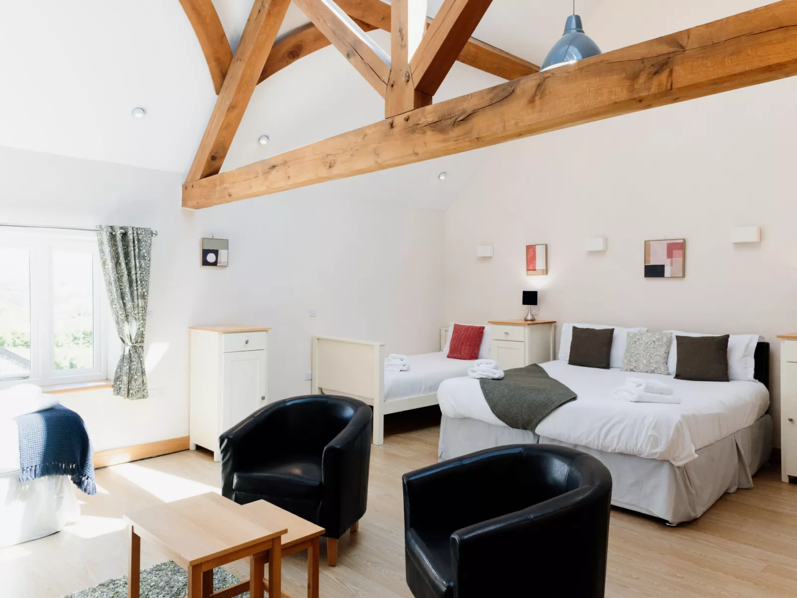 The Welsh Barn-Dedans