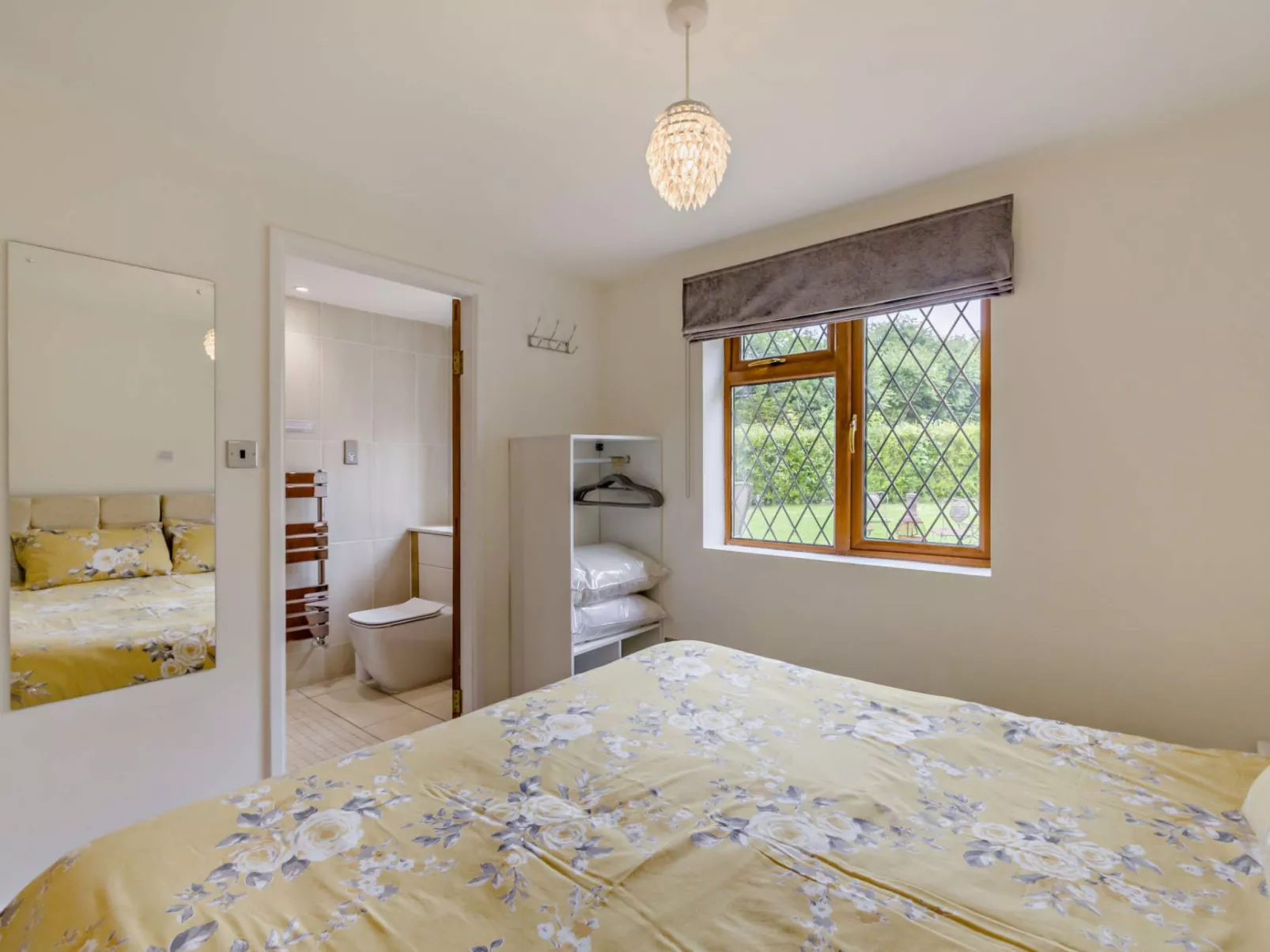 The House at No. 47-Dedans