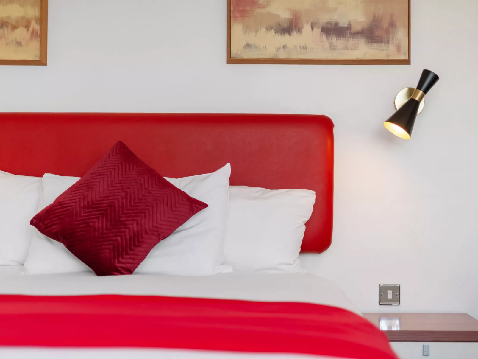 Roland House - Two Bedroom-Drinnen