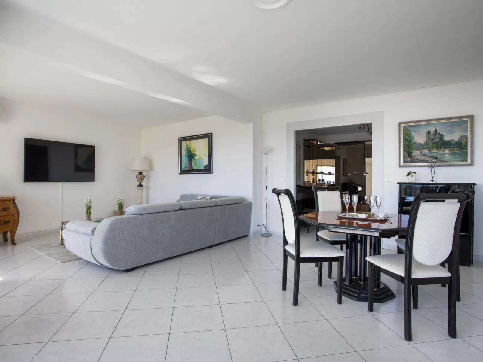 Azur Paradis-Drinnen