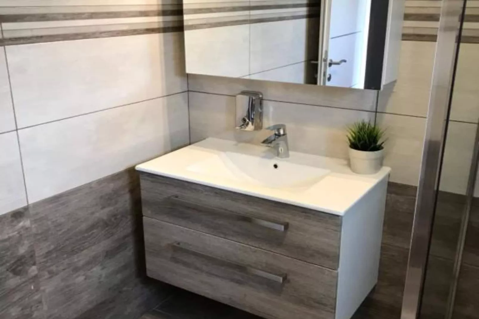 Villa Rubčić - Double room with Terrace and Poold View - (8)-Badezimmer