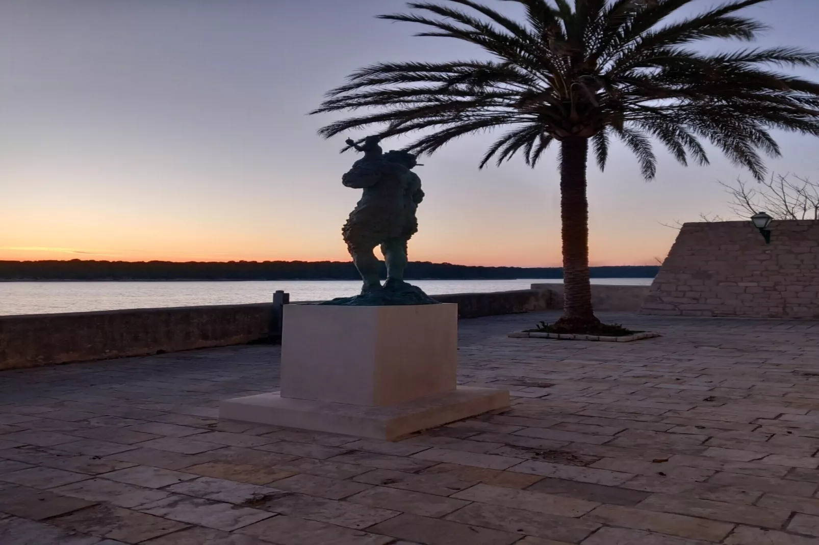 Guest House Green Corner Supetarska Draga - Triple Room with Terrace and Sea View-Ambiance