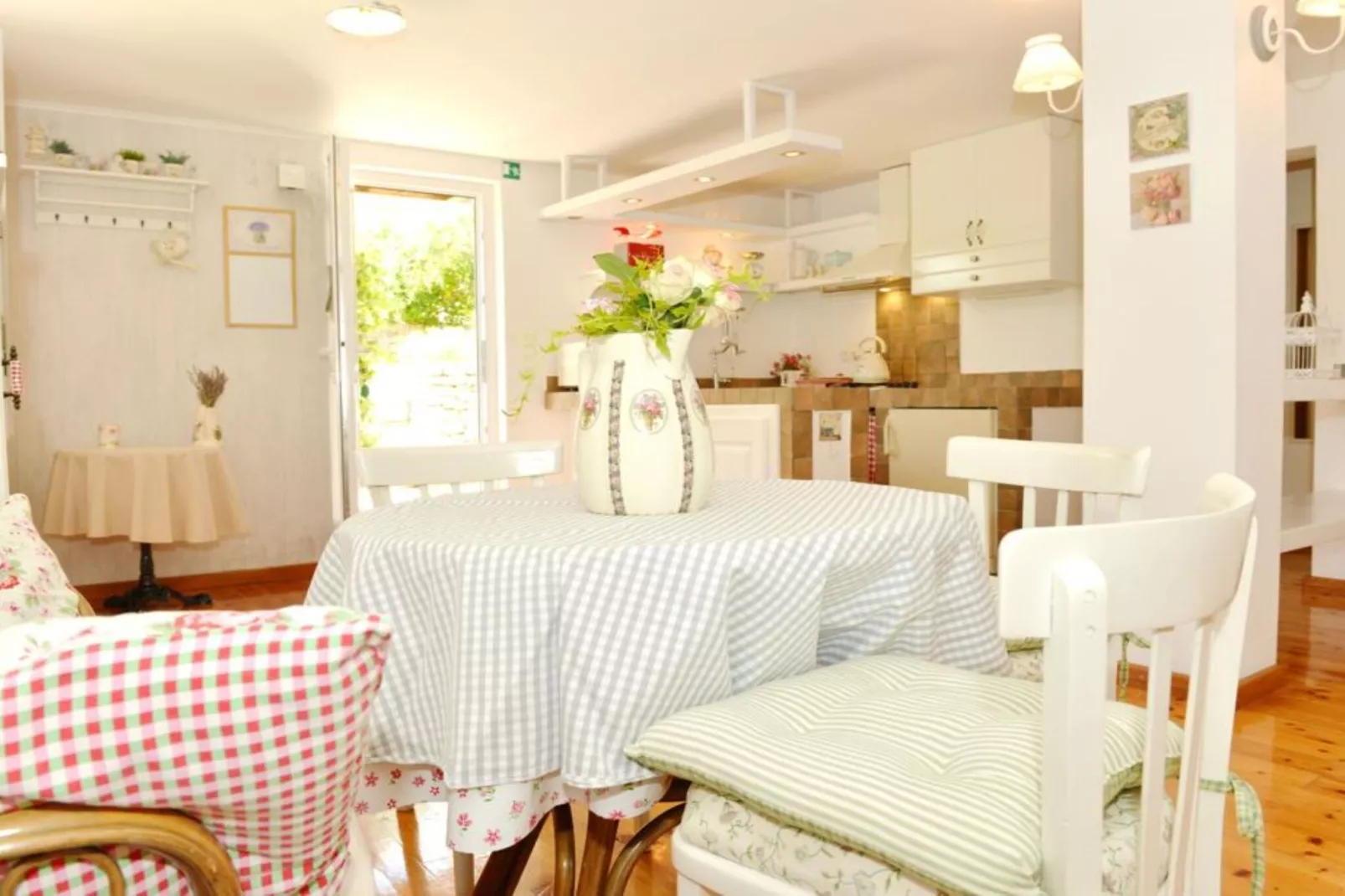 One-Bedroom Apartment (Lovor)-Kitchen