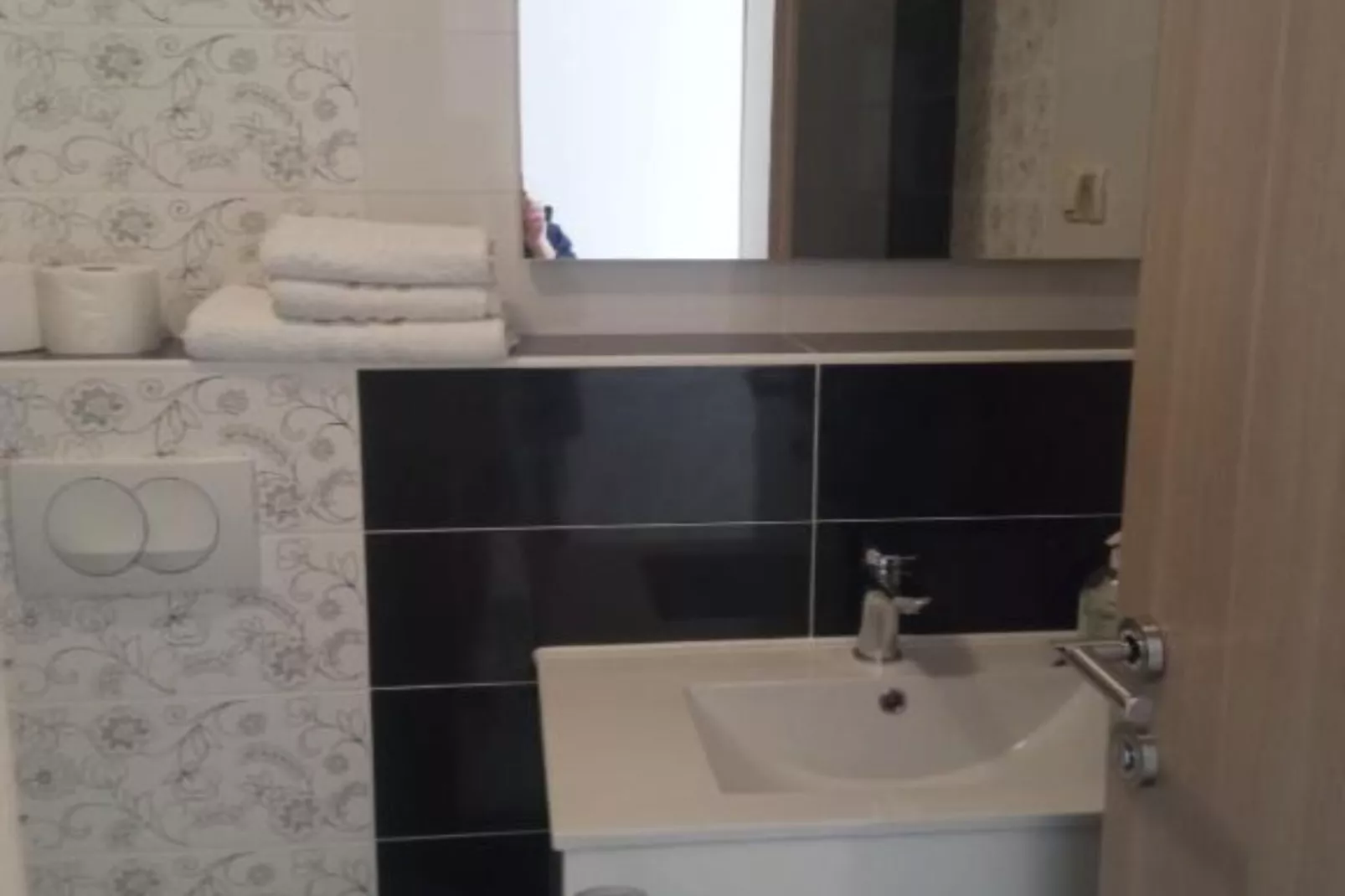 Cozy Vodice Garden Apartments With Terrace and BBQ - Standard one bedroom apartment (RED)-Salle de bain