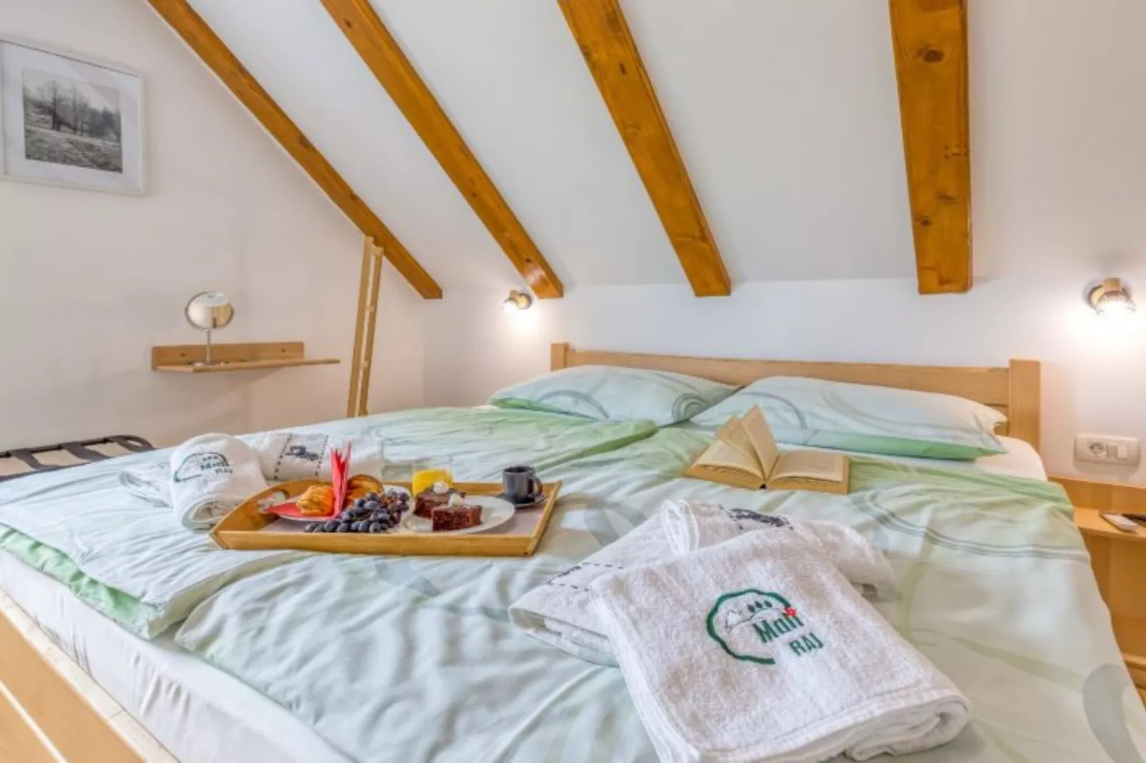 Four Bedroom Holiday House Mali Raj with Pool-Schlafzimmer