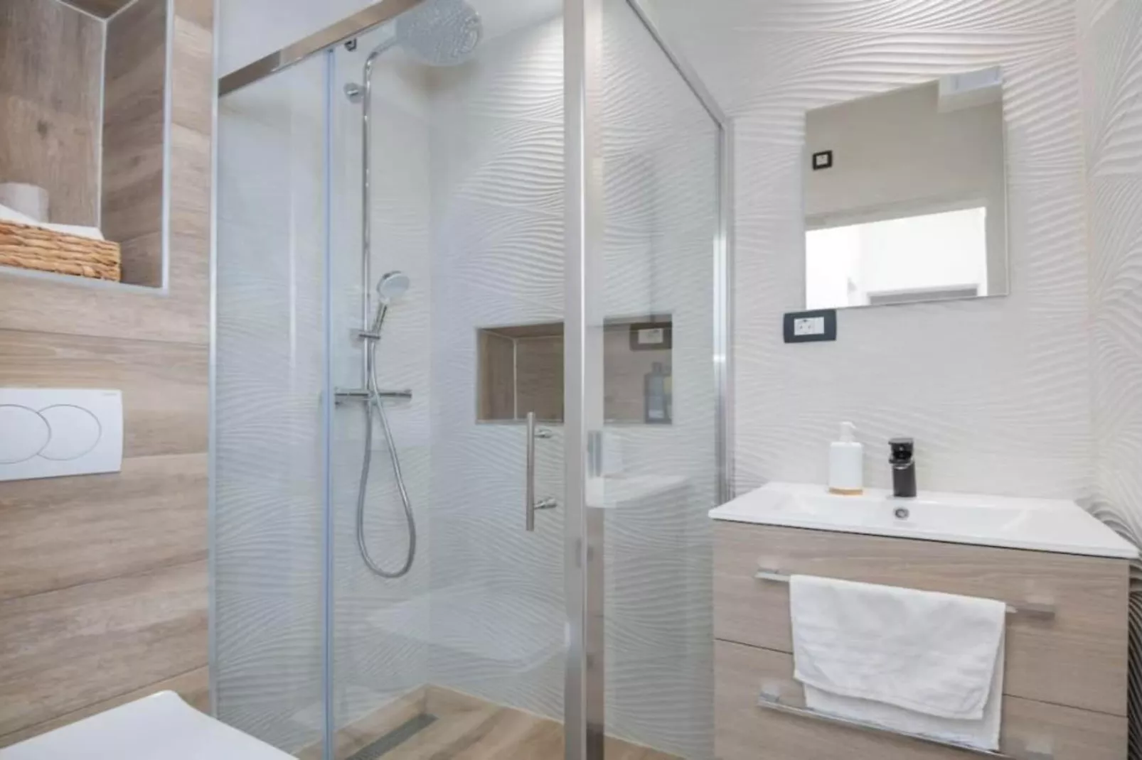 Countryside Villa Tajo - Four Bedroom Holiday Home  with Swimming Pool-Badezimmer