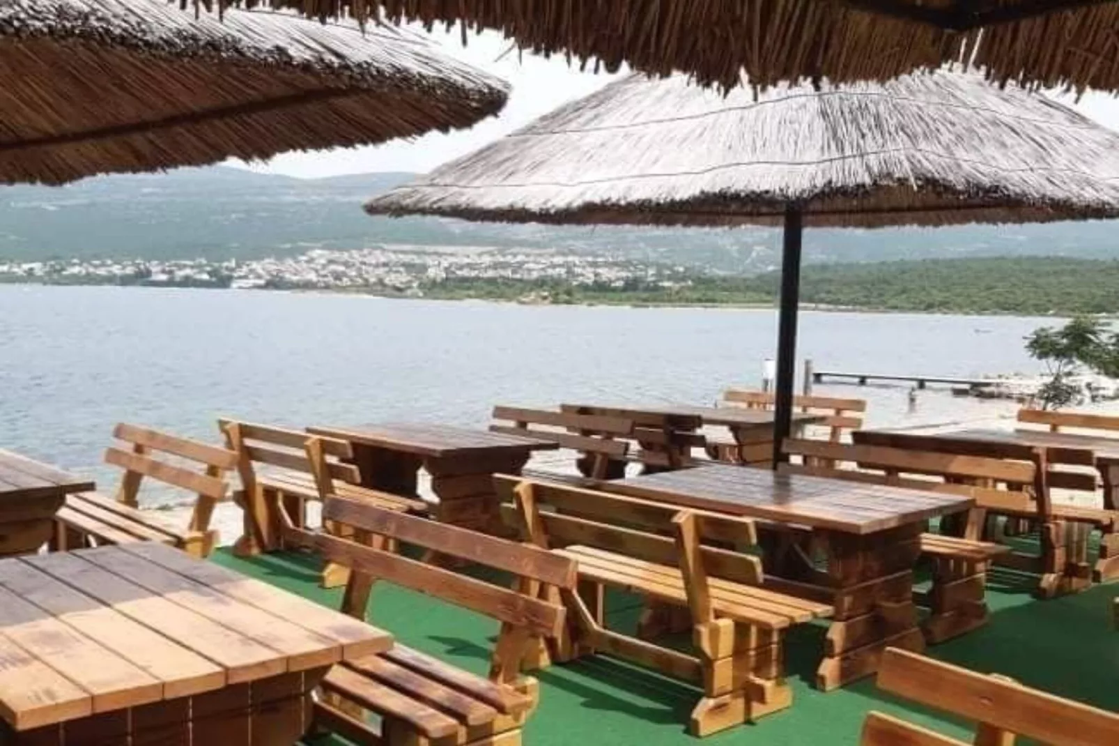 Apartments Boris Donji Karin - One Bedroom Apartment (Classic Apartment)-Terrasse/Balkon