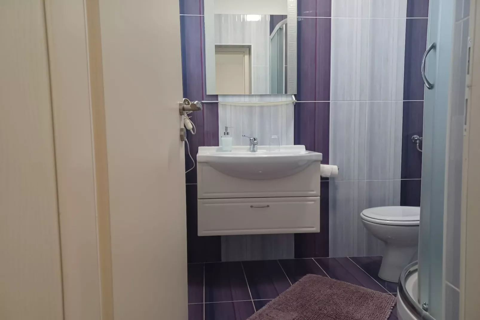 Apartment Eli - Three Bedroom Apartment With Terrace And Sea View-Bathroom