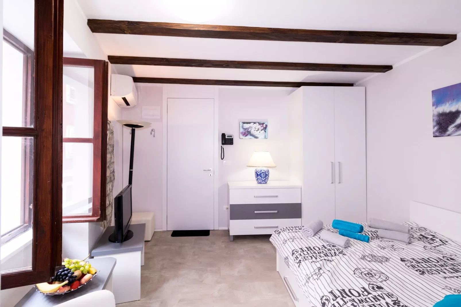 Piran Downtown Chic and Cozy Apartments - Standard One Bedroom Apartment (owner 3.S)-Bedroom