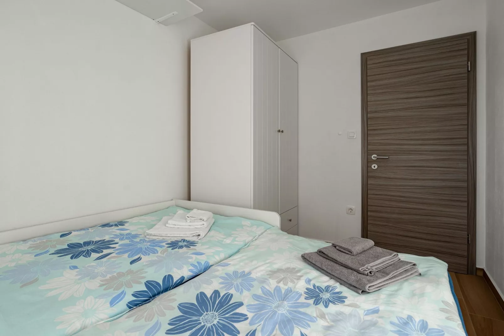 Peaceful Oasis in Nature Holiday Home with Terrace and Sauna - Three Bedroom Holiday Home with Terrace and Sauna-Bedroom