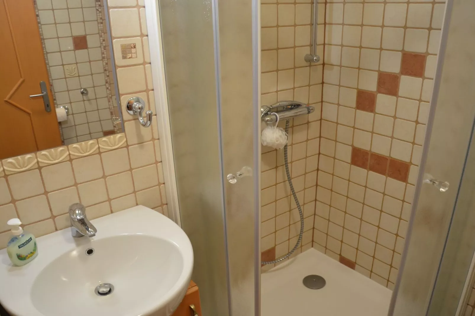 Kranjska Gora Comfortable Apartment with Balcony and Mountain View - Two Bedroom Apartment with Balcony-Salle de bain