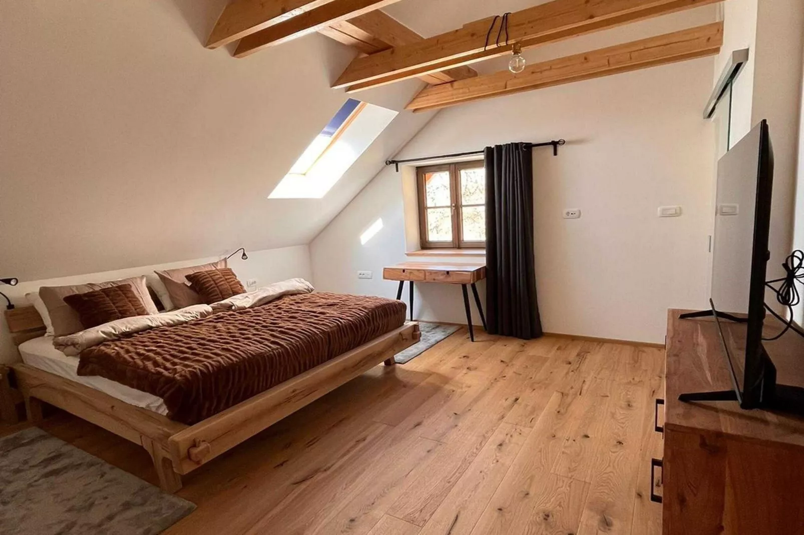 Mountain View Villa with Sauna and Hot-Tub - Three Bedroom Villa with Sauna and Hot-Tub-Schlafzimmer