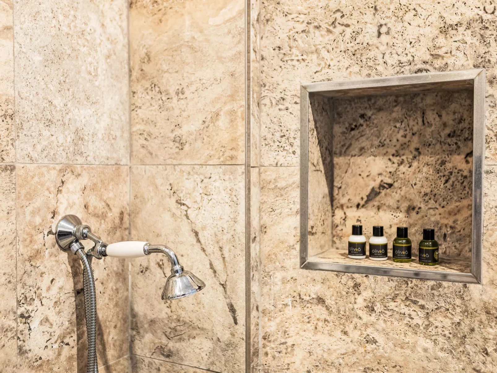 Poggio Piero 2-Drinnen