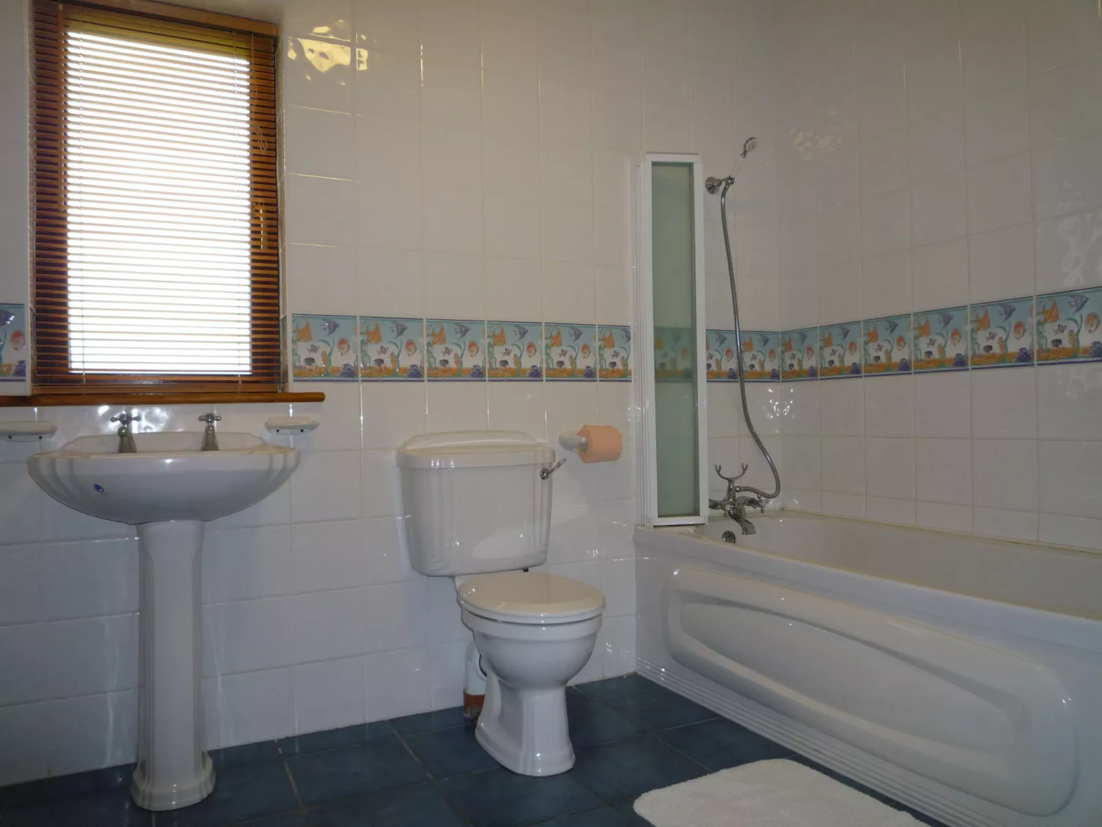 Galway Bay (TR4)Lodge-Inside