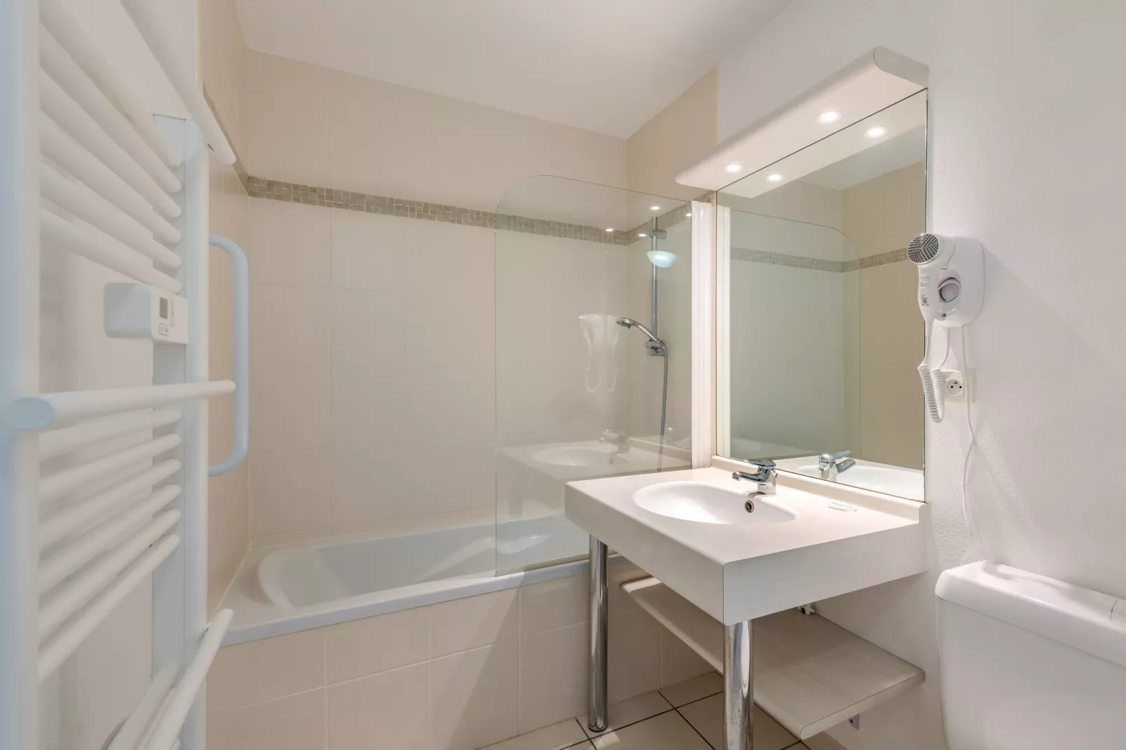 D. de Bertheaume N°214 - 2P5-Bathroom