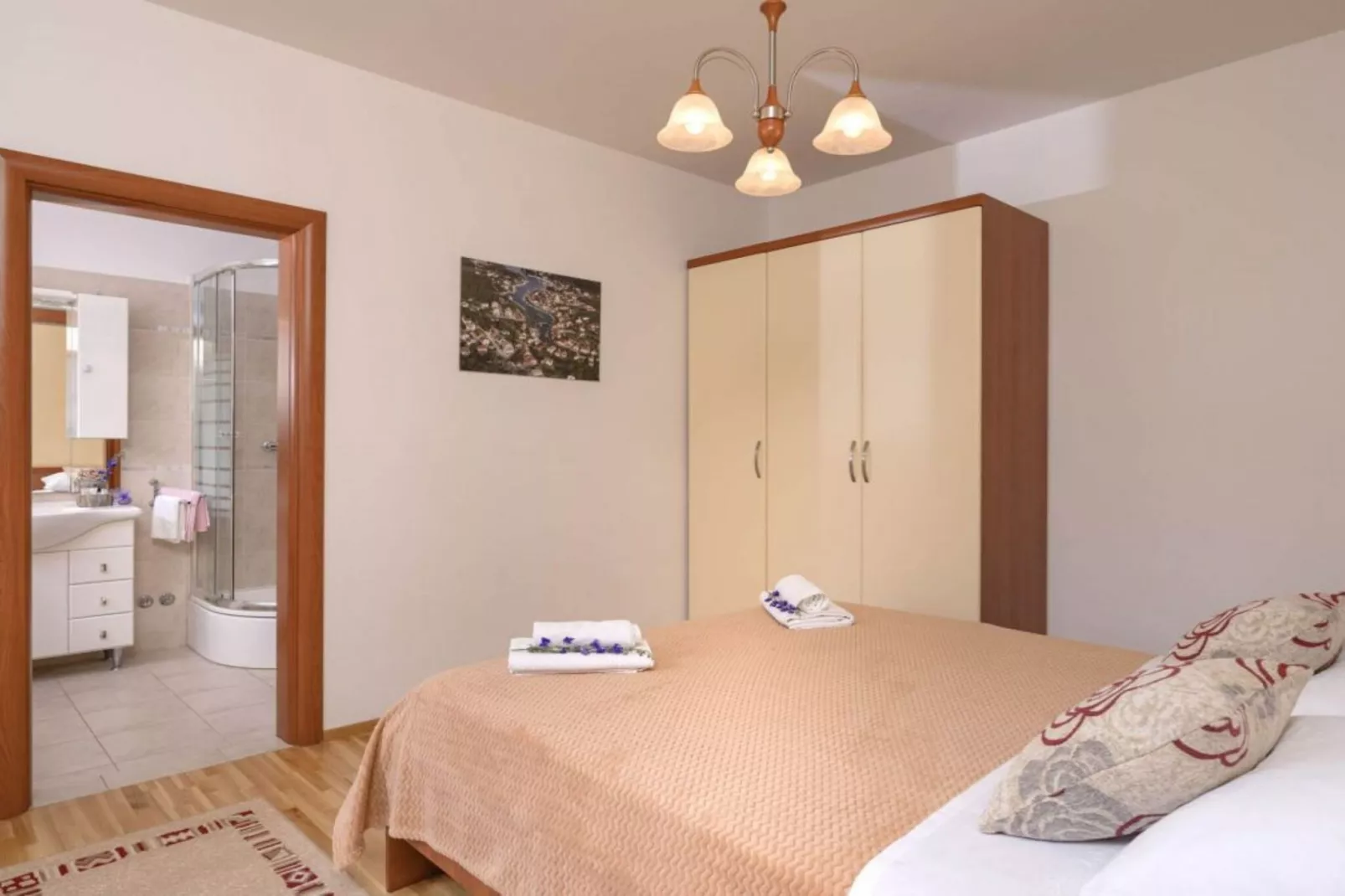 One Bedroom Apartment with Balcony 3-Schlafzimmer