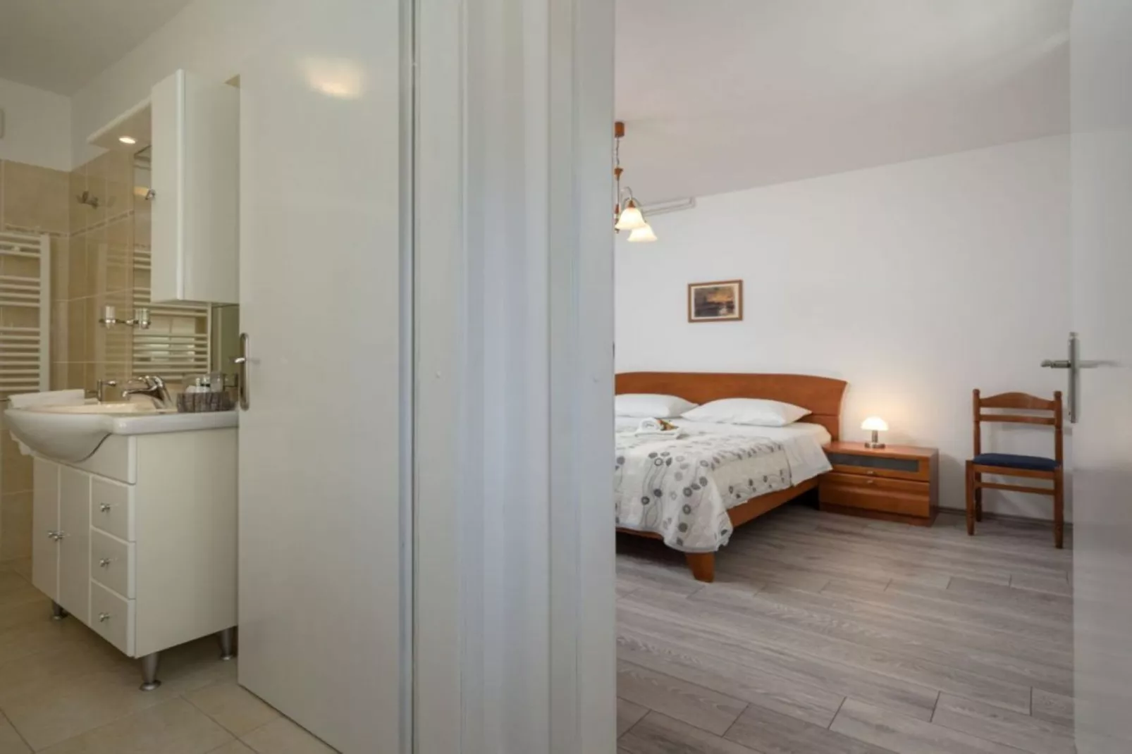 One Bedroom Apartment with Terrace and Sea View 4-Schlafzimmer