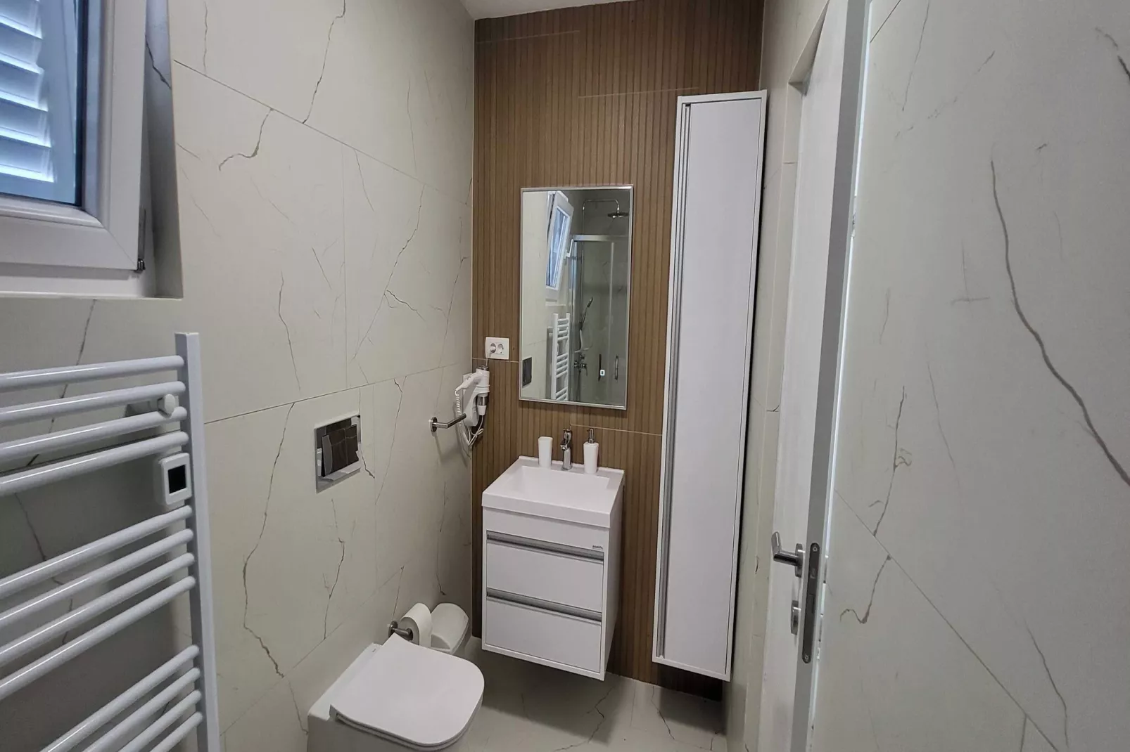 Apartments Ivankovic - One Bedroom  Apartment with Terrace-Salle de bain