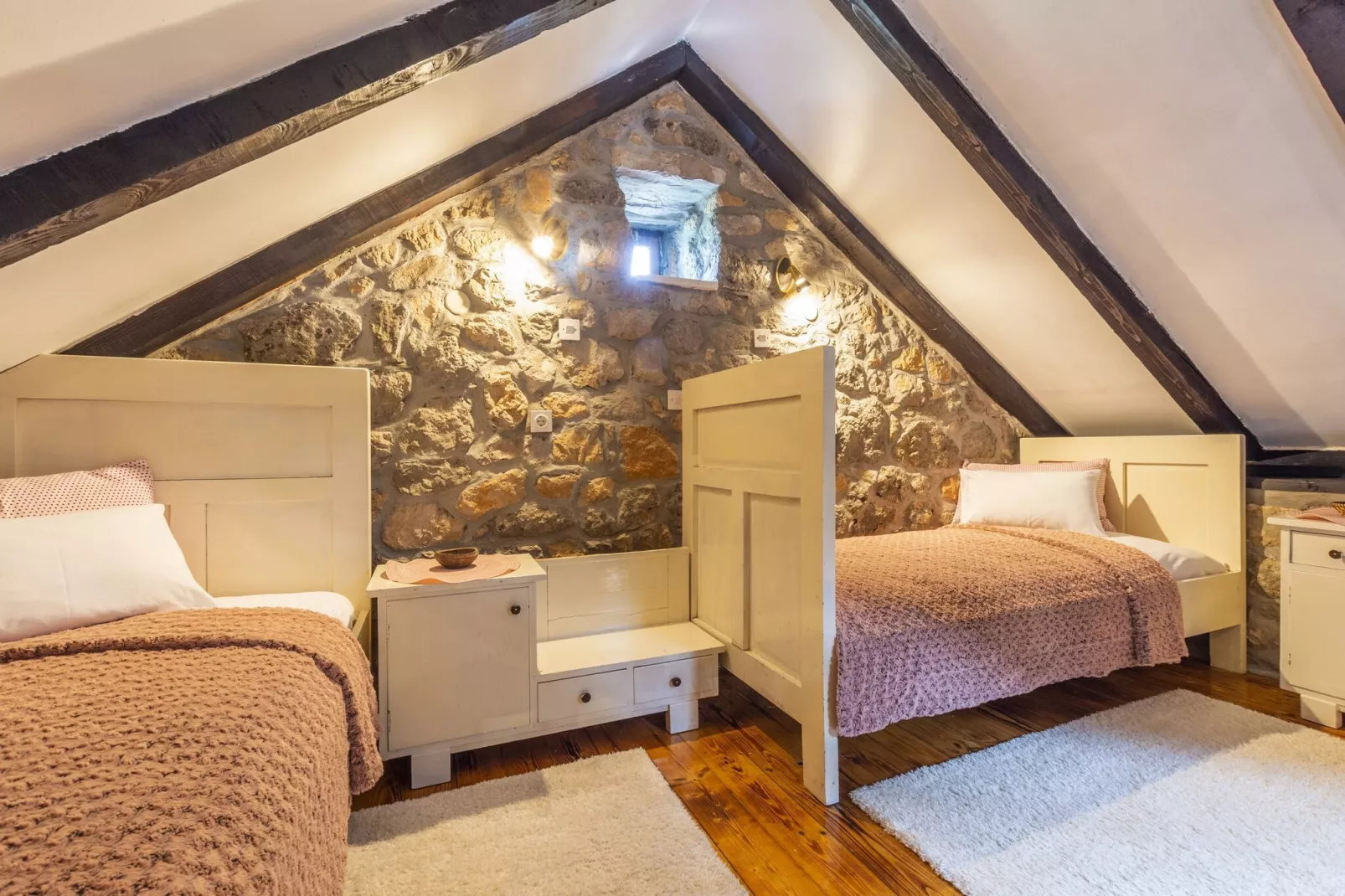 Rustical Resort Kokorići with Shared Outdoor Swimming Pool - One Bedroom Apartment-Schlafzimmer