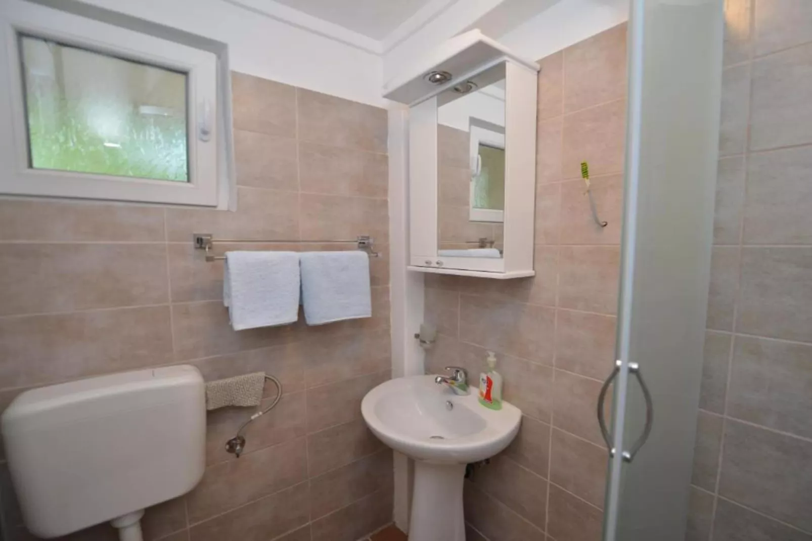 Tivat Bliss Apartments Close to Beach - Studio with Balcony-Badezimmer