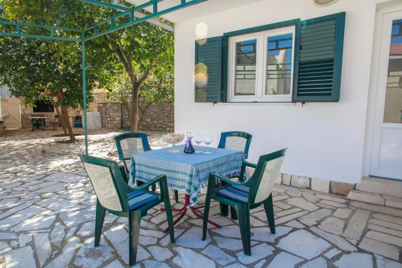 Charming Seaside Escape in Kotor - One Bedroom Apartment with Garden 3-Im Freien