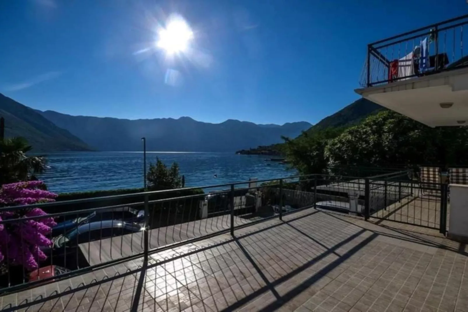 Charming Seaside Escape in Kotor - One Bedroom Apartment with Sea View 2-Im Freien