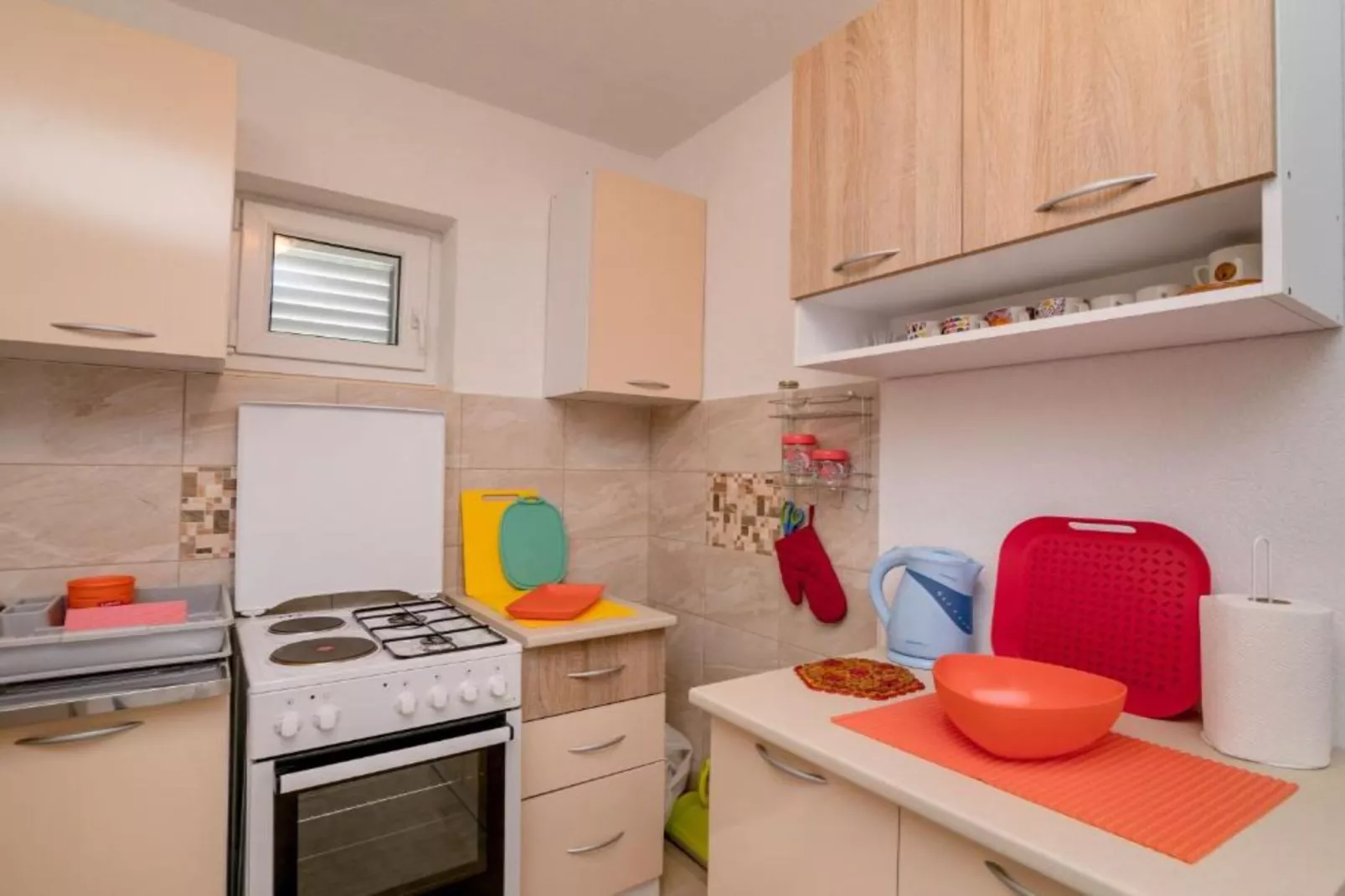 Tranquil Retreat with Private Pool in Lustica Bay - One Bedroom Apartment with Balcony and Sea View 2-Kitchen