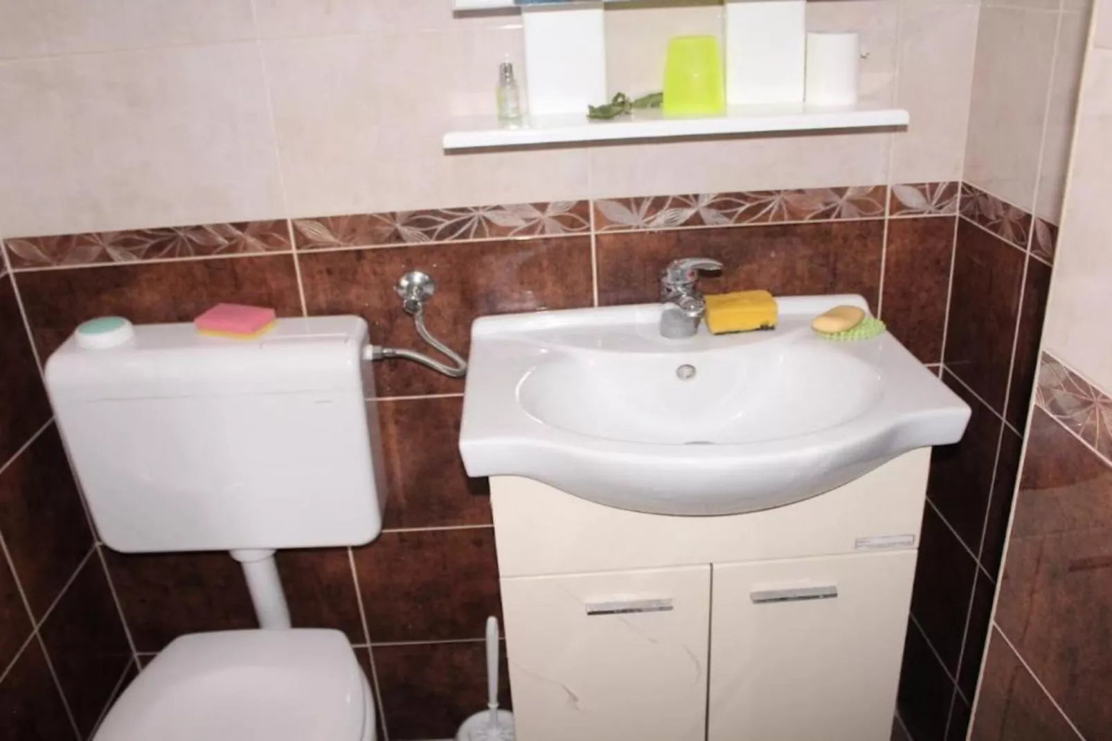 City & Sea Escape – A Perfect Stay in Herceg Novi - Two Bedroom Apartment with Seaview-Salle de bain