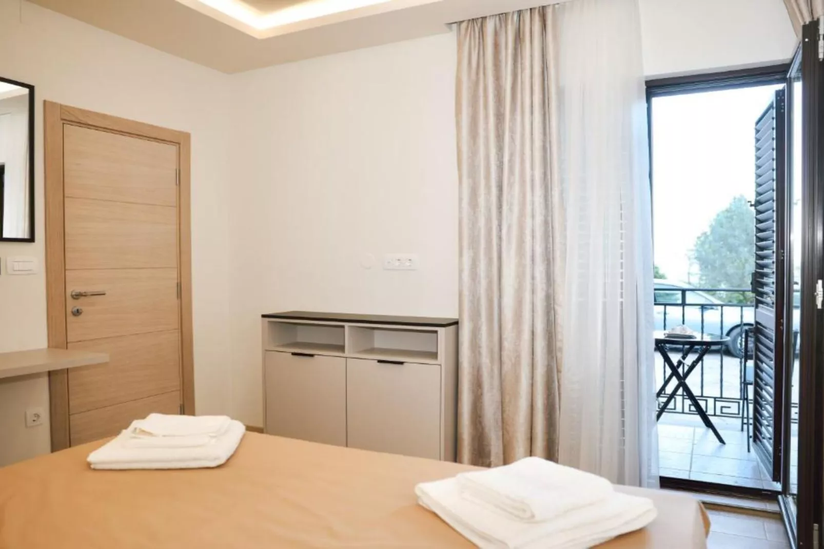 Stylish Apartment with Modern Elegance in Herceg Novi Area - Deluxe One Bedroom Apartment with Balcony-Schlafzimmer