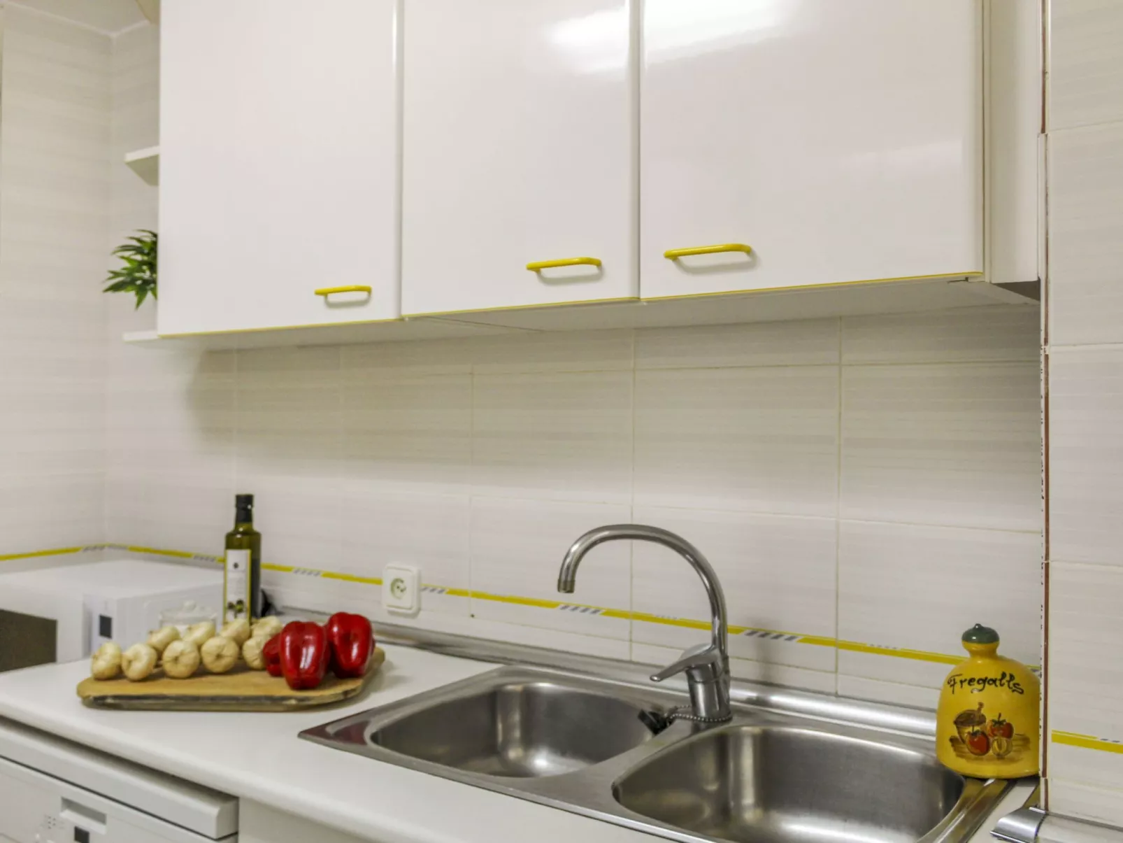 Sol Pins Tamariu-Inside