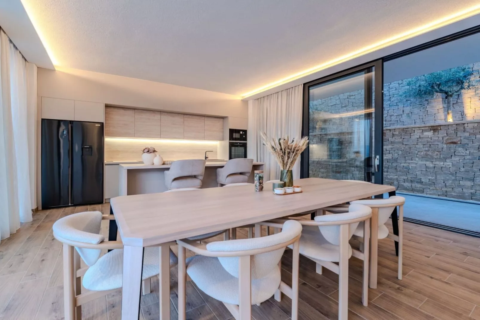 Holiday Home Good Life-Dining room