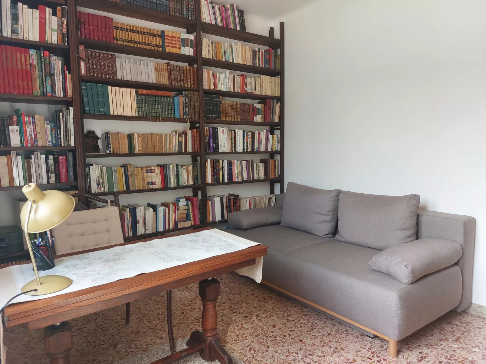 Les Pierres Fleuries-Inside