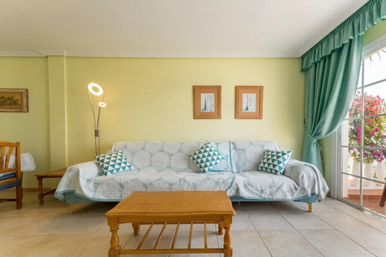 Delfin 14 Vista Jardin 2d-Wohnzimmer