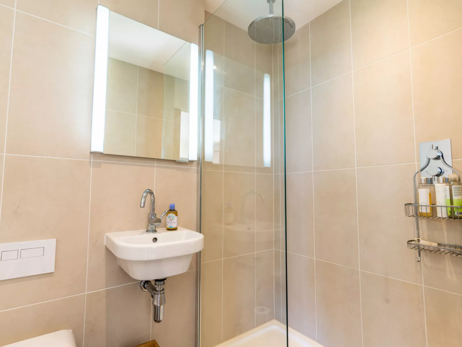 Avalon Sea Views-Dedans